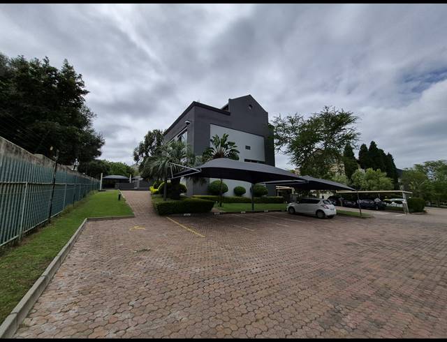650M² OFFICE FOR SALE IN SUNNINGHILL